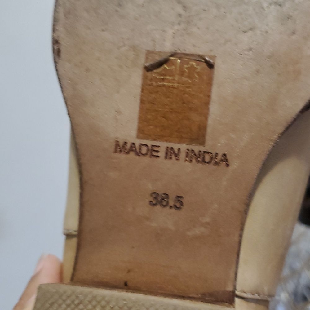 Free People Charm Double V Tan Buttery Soft Leather Slip On Booties US 8.5 Boho - Picture 9 of 10